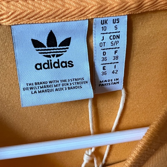 NEW Adidas Original Oversized Trefoil Tee - Picture 5 of 7